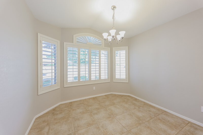 2,320/Mo, 20909 N 84th Dr Peoria, AZ 85382 Dining Room View