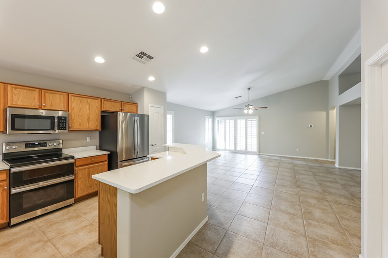 2,320/Mo, 20909 N 84th Dr Peoria, AZ 85382 Kitchen View