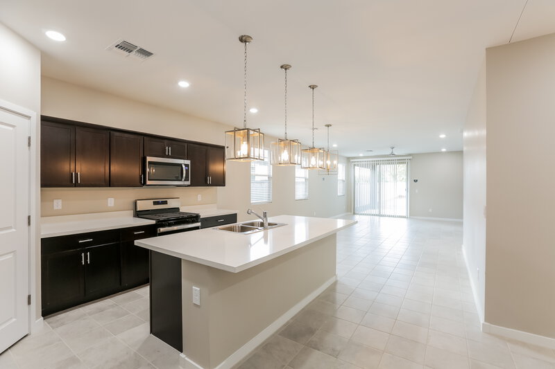 2,390/Mo, 4728 S 69th Avenue Phoenix, AZ 85043 Kitchen View