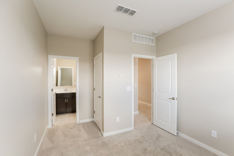 2,390/Mo, 4728 S 69th Avenue Phoenix, AZ 85043 Bedroom View 3