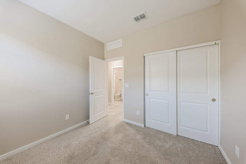 2,045/Mo, 6857 W Luxton Lane Phoenix, AZ 85043 Bedroom View 2