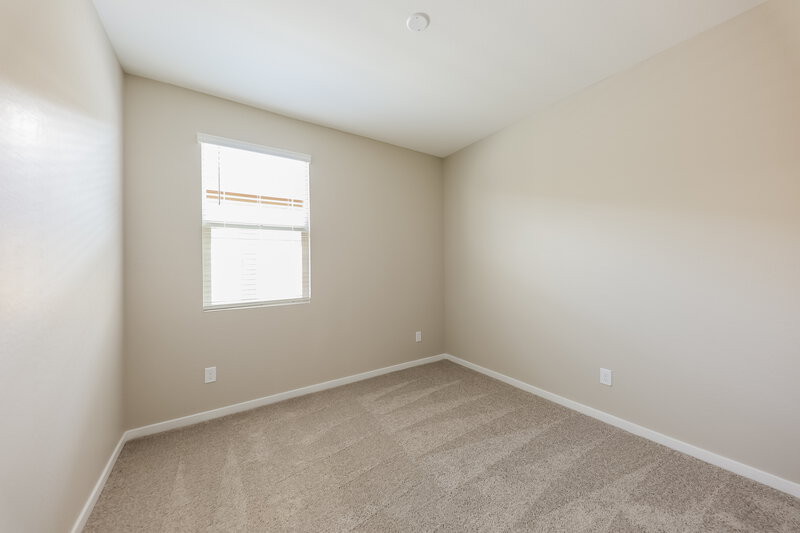 2,045/Mo, 6857 W Luxton Lane Phoenix, AZ 85043 Bedroom View 3