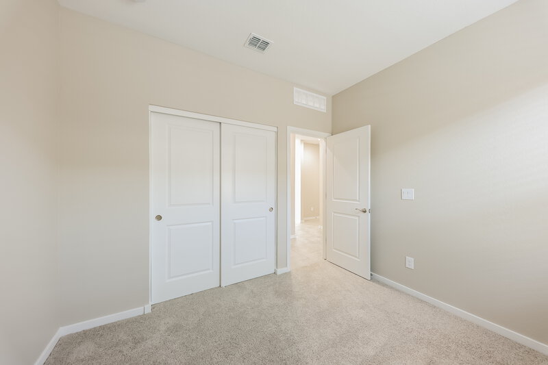 2,045/Mo, 6857 W Luxton Lane Phoenix, AZ 85043 Bedroom View 4