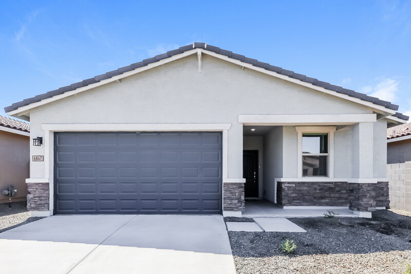 2,359/Mo, 6847 W Parkway Drive Phoenix, AZ 85043 External View