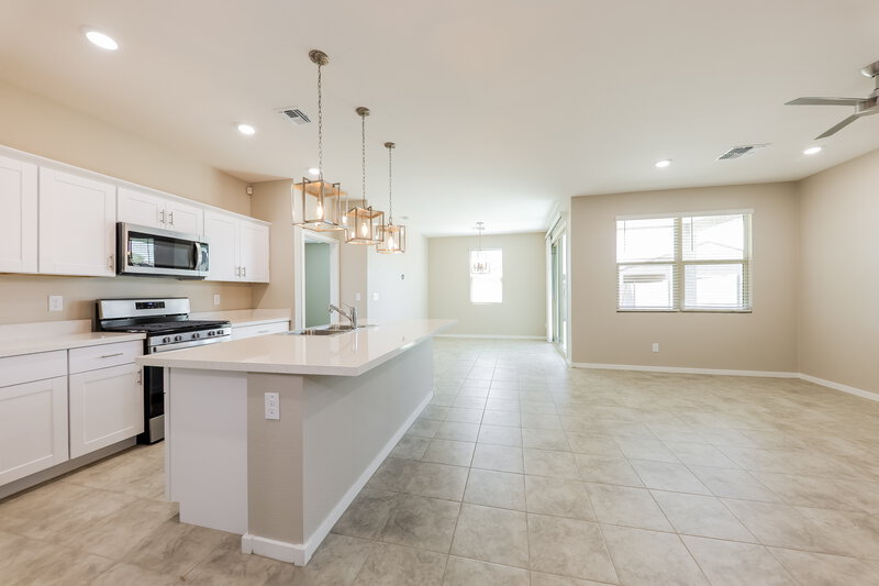 2,359/Mo, 6847 W Parkway Drive Phoenix, AZ 85043 Kitchen View