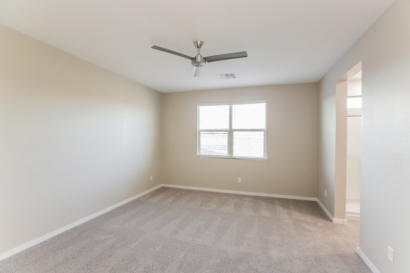 2,580/Mo, 6827 W Parkway Drive Phoenix, AZ 85043 Main Bedroom View