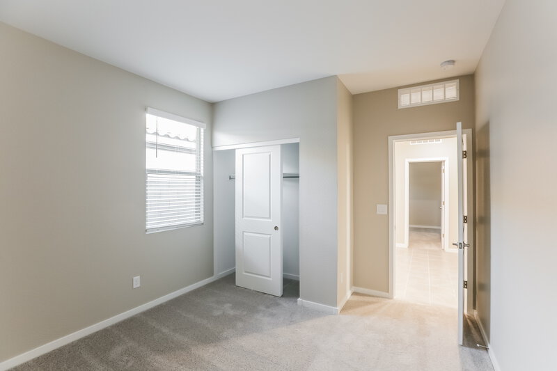 2,580/Mo, 6827 W Parkway Drive Phoenix, AZ 85043 Bedroom View