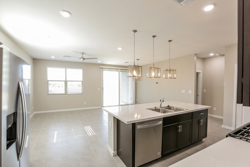 2,230/Mo, 6837 W Marguerite Avenue Phoenix, AZ 85043 Kitchen View