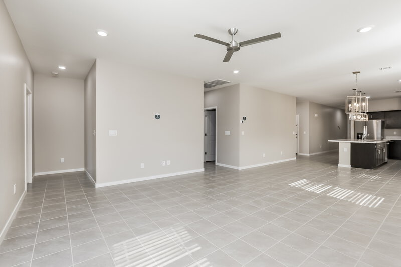 2,550/Mo, 6859 W Levi Drive Phoenix, AZ 85043 Living Room View 3