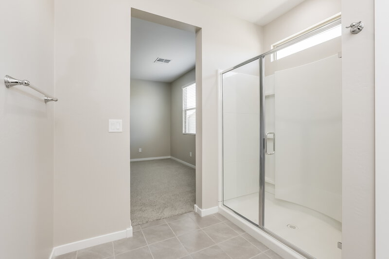 2,550/Mo, 6859 W Levi Drive Phoenix, AZ 85043 Main Bathroom View 2