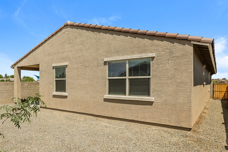 2,260/Mo, 6819 W Levi Drive Phoenix, AZ 85043 Rear View