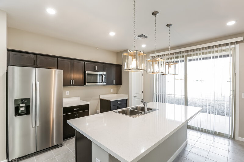 2,135/Mo, 6728 W Gaby Road Phoenix, AZ 85043 Kitchen View 2