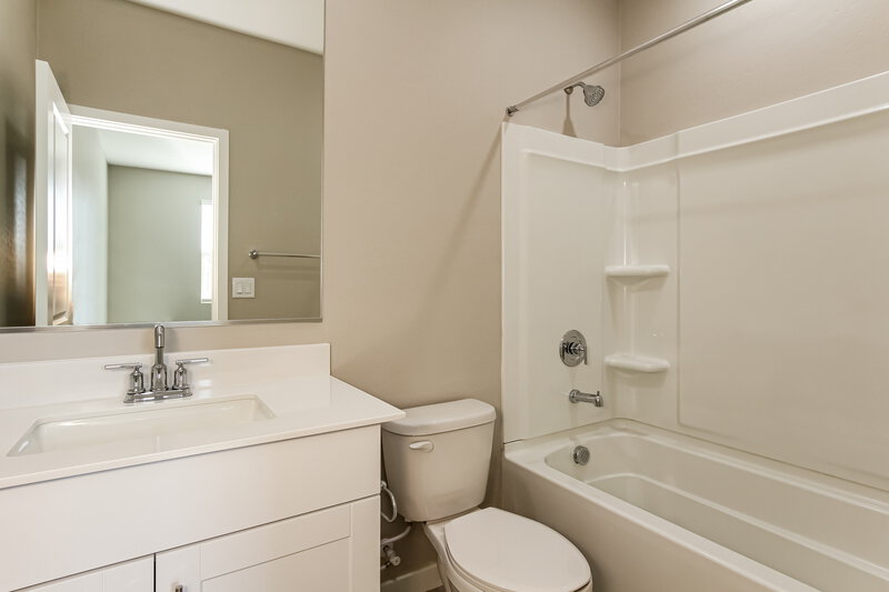 2,485/Mo, 6810 W Gaby Road Phoenix, AZ 85043 Bathroom View