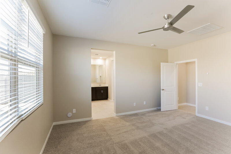 2,390/Mo, 6838 W Gaby Road Phoenix, AZ 85043 Main Bedroom View 2