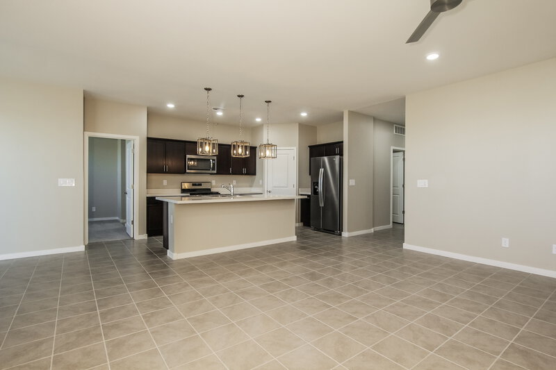3,450/Mo, 4623 S 67th Lane Phoenix, AZ 85043 Living Room View 2