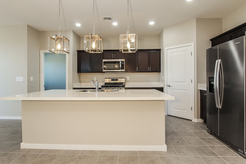 3,450/Mo, 4623 S 67th Lane Phoenix, AZ 85043 Kitchen View