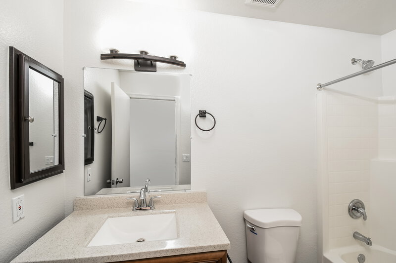 2,405/Mo, 6102 S Ashley Dr Chandler, AZ 85249 Bathroom View