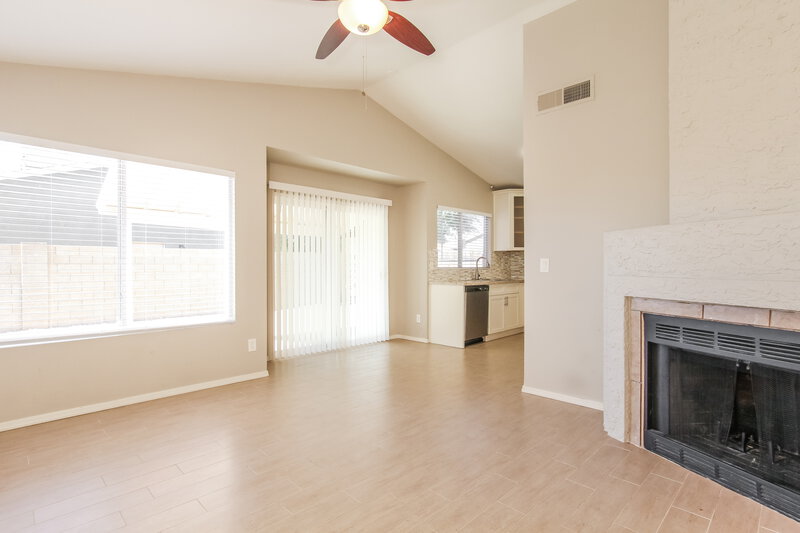 2,095/Mo, 18232 N 30th Pl Phoenix, AZ 85032 Dining Room View 2