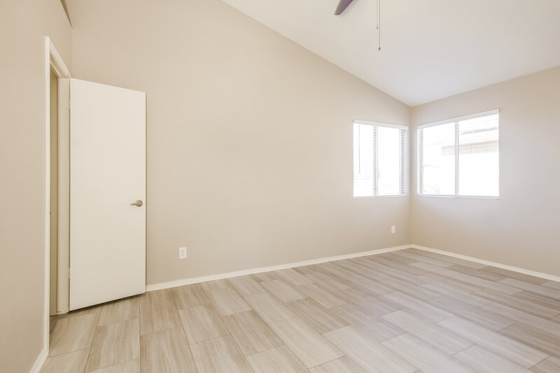 2,095/Mo, 18232 N 30th Pl Phoenix, AZ 85032 Main Bedroom View