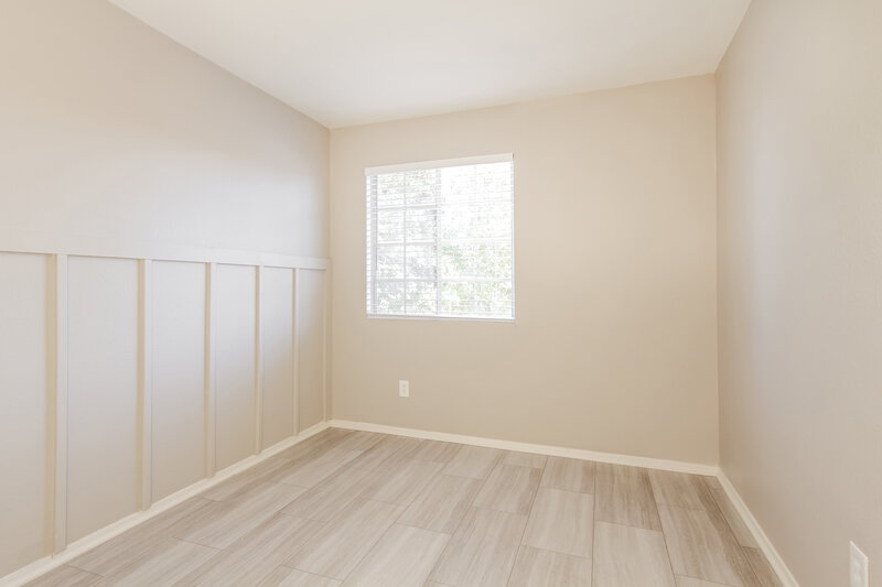 2,095/Mo, 18232 N 30th Pl Phoenix, AZ 85032 Bedroom View 3