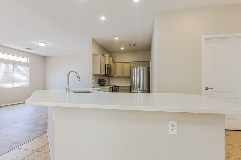 2,990/Mo, 5349 E Hilton Ave Mesa, AZ 85206 Kitchen View