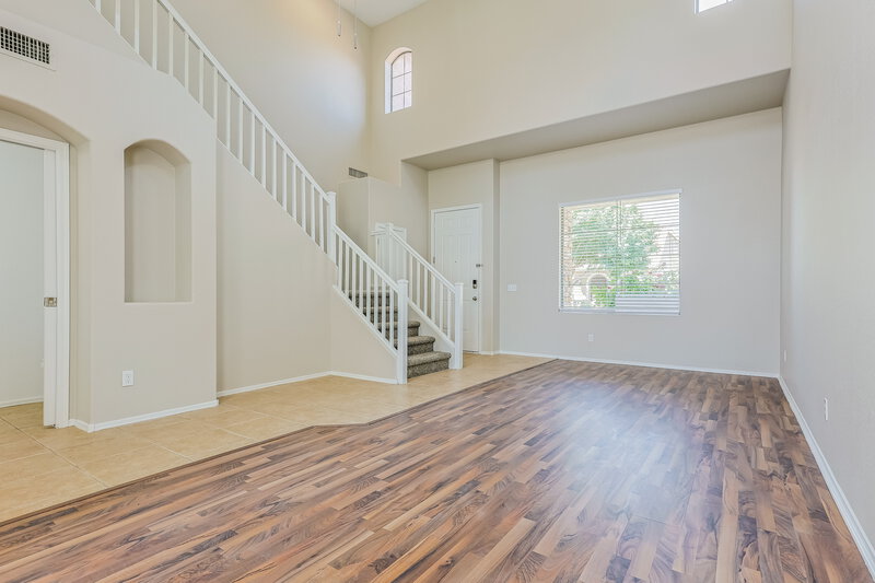 2,990/Mo, 5349 E Hilton Ave Mesa, AZ 85206 Family Room View 2