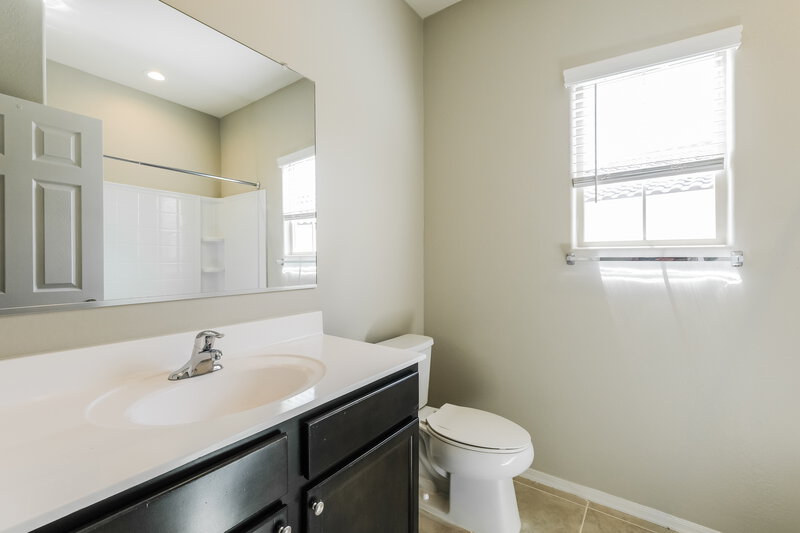 1,960/Mo, 11144 W Bloch Rd Tolleson, AZ 85353 Bathroom View