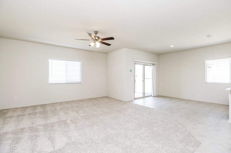 2,190/Mo, 10916 W Mobile Ln Tolleson, AZ 85353 Living Room View 3