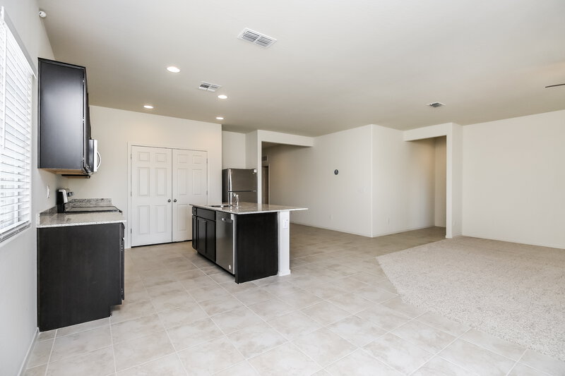 2,190/Mo, 10916 W Mobile Ln Tolleson, AZ 85353 Dining Room View