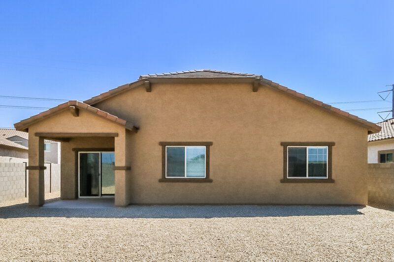 2,190/Mo, 10916 W Mobile Ln Tolleson, AZ 85353 Rear View