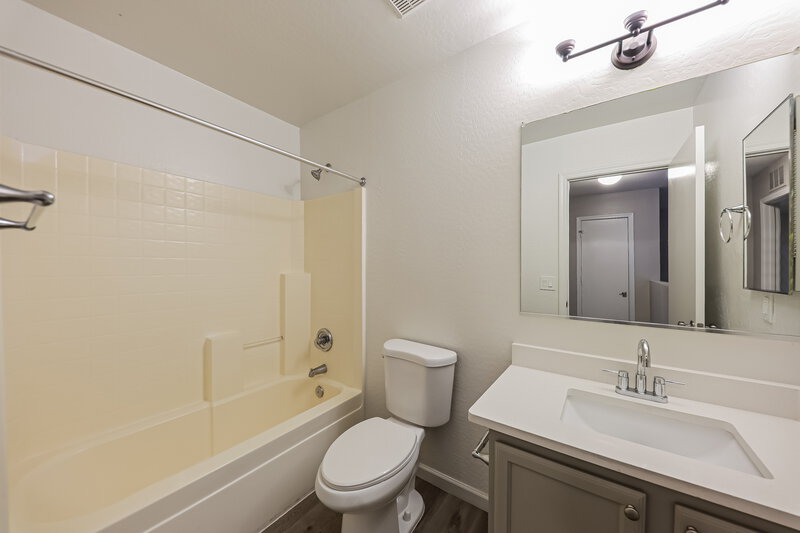 2,635/Mo, 11811 W Foothill Dr Sun City, AZ 85373 Bathroom View