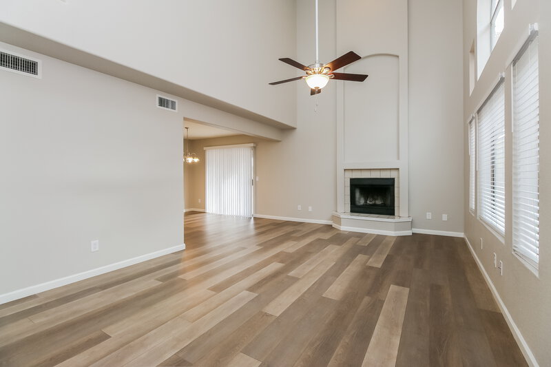 2,365/Mo, 250 W Juniper Ave Unit 47 Gilbert, AZ 85233 Living Room View