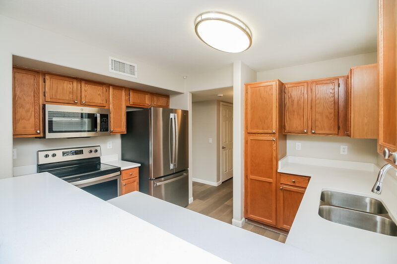 2,365/Mo, 250 W Juniper Ave Unit 47 Gilbert, AZ 85233 Kitchen View
