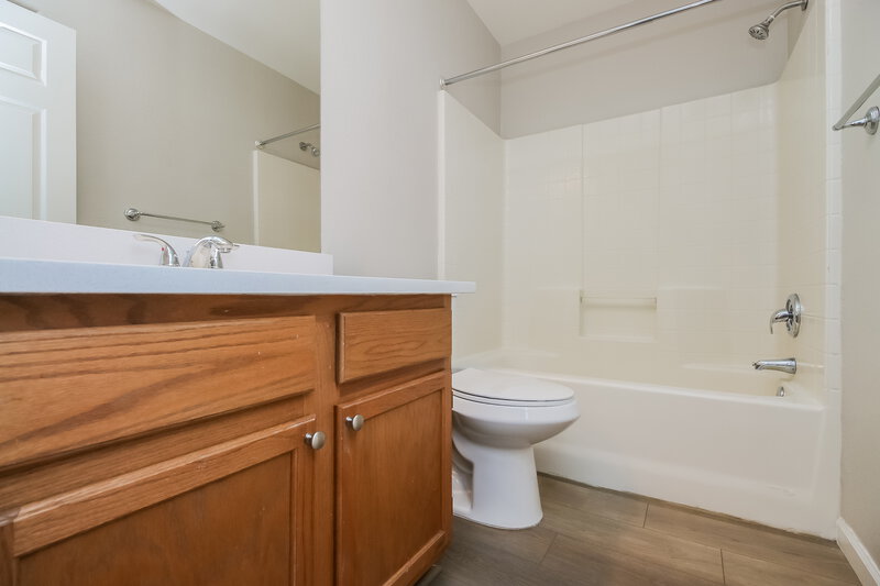 2,365/Mo, 250 W Juniper Ave Unit 47 Gilbert, AZ 85233 Bathroom View