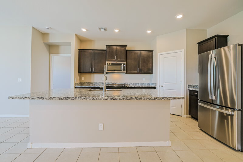 2,125/Mo, 19962 W Rancho Dr Litchfield Park, AZ 85340 Kitchen View