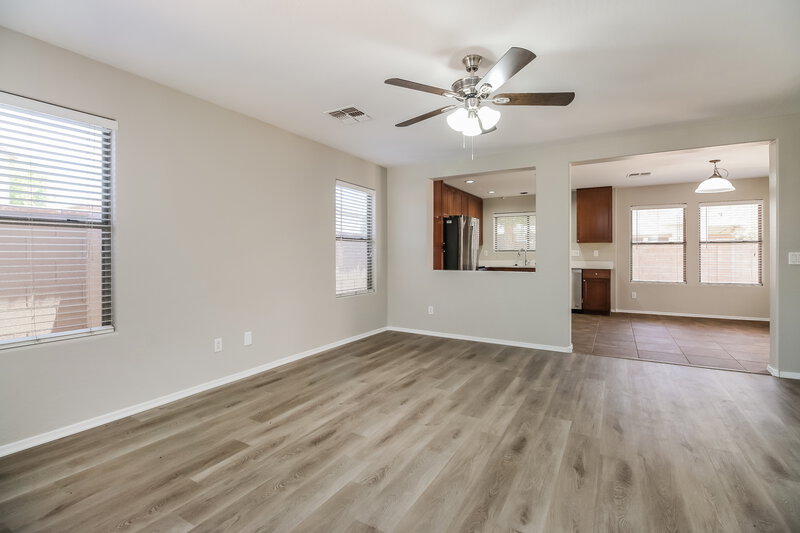 2,370/Mo, 1187 E Hampton Ln Gilbert, AZ 85295 Living Room View 2