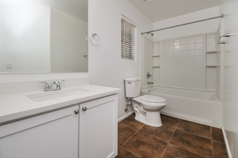 2,370/Mo, 1187 E Hampton Ln Gilbert, AZ 85295 Main Bathroom View