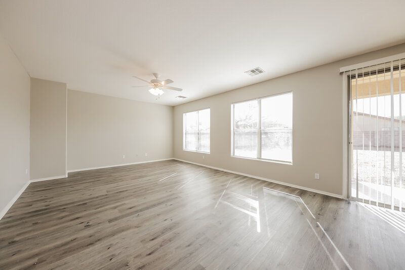 2,115/Mo, 10017 W Albeniz Pl Tolleson, AZ 85353 Living Room View