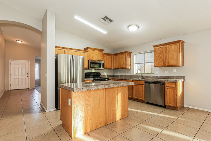 2,185/Mo, 7814 S 72nd Ln Laveen, AZ 85339 Kitchen View