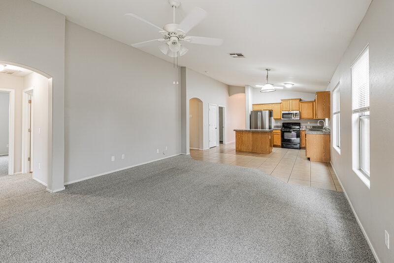 1,965/Mo, 7814 S 72nd Ln Laveen, AZ 85339 Living Room View 3