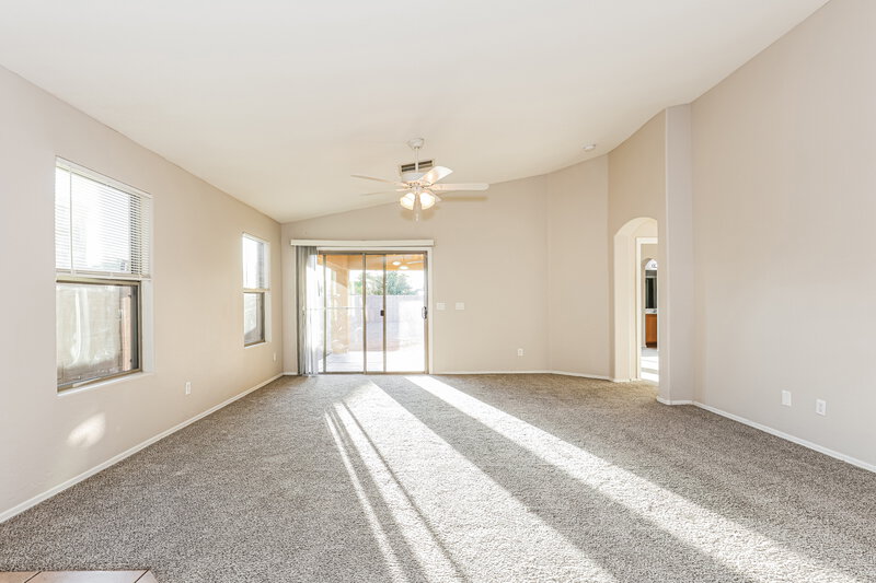 2,185/Mo, 7814 S 72nd Ln Laveen, AZ 85339 Family Room View 2