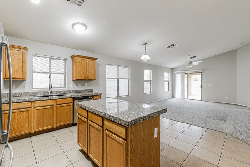1,965/Mo, 7814 S 72nd Ln Laveen, AZ 85339 Kitchen View