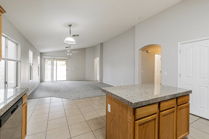 1,965/Mo, 7814 S 72nd Ln Laveen, AZ 85339 Kitchen View 2