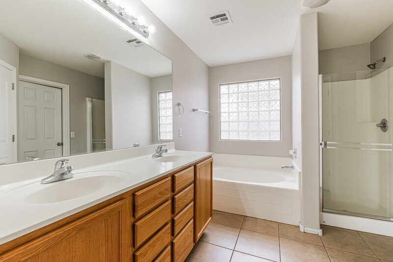 1,965/Mo, 7814 S 72nd Ln Laveen, AZ 85339 Main Bathroom View