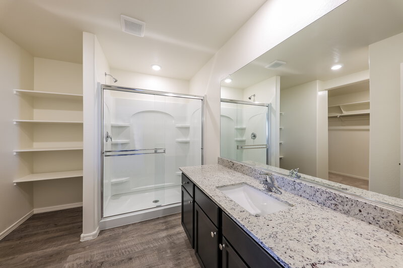 1,885/Mo, 25802 W Coles Rd Buckeye, AZ 85326 Main Bathroom View