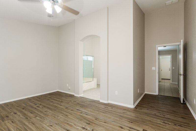 2,085/Mo, 21665 N 91st Dr Peoria, AZ 85382 Main Bedroom View 2