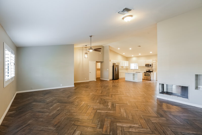 2,490/Mo, 1214 E Greenway Cir Mesa, AZ 85203 Living Room View 2