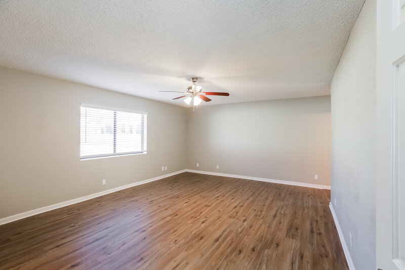 2,490/Mo, 1214 E Greenway Cir Mesa, AZ 85203 Main Bedroom View