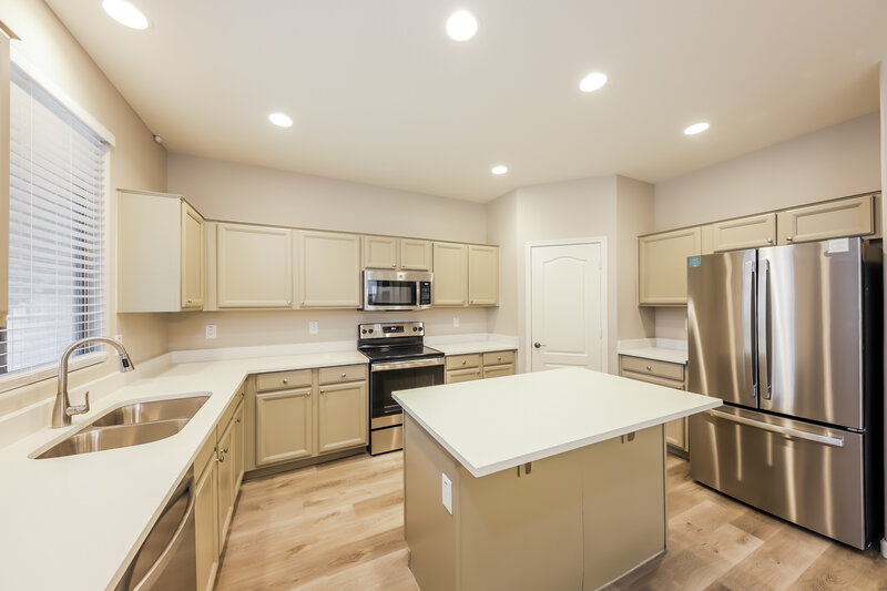 2,495/Mo, 9021 W Bluefield Ave Peoria, AZ 85382 Kitchen View 2
