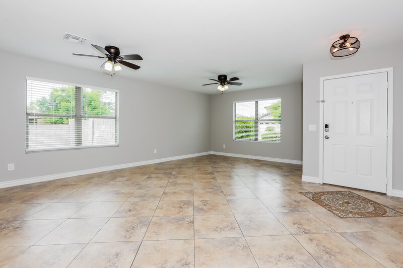 2,515/Mo, 3914 S Ponderosa Dr Gilbert, AZ 85297 Living Room View